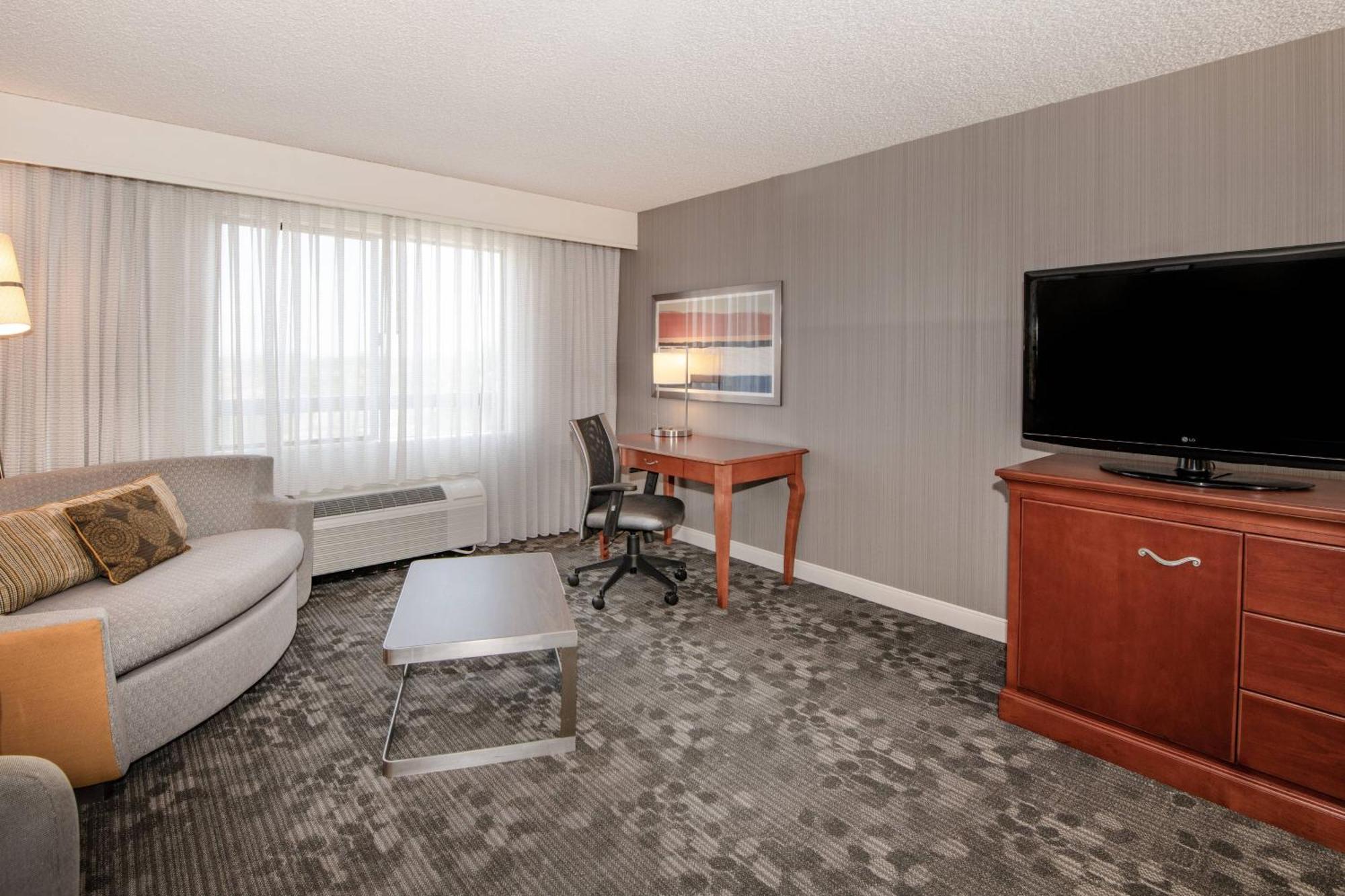 Courtyard By Marriott Newark Silicon Valley Экстерьер фото